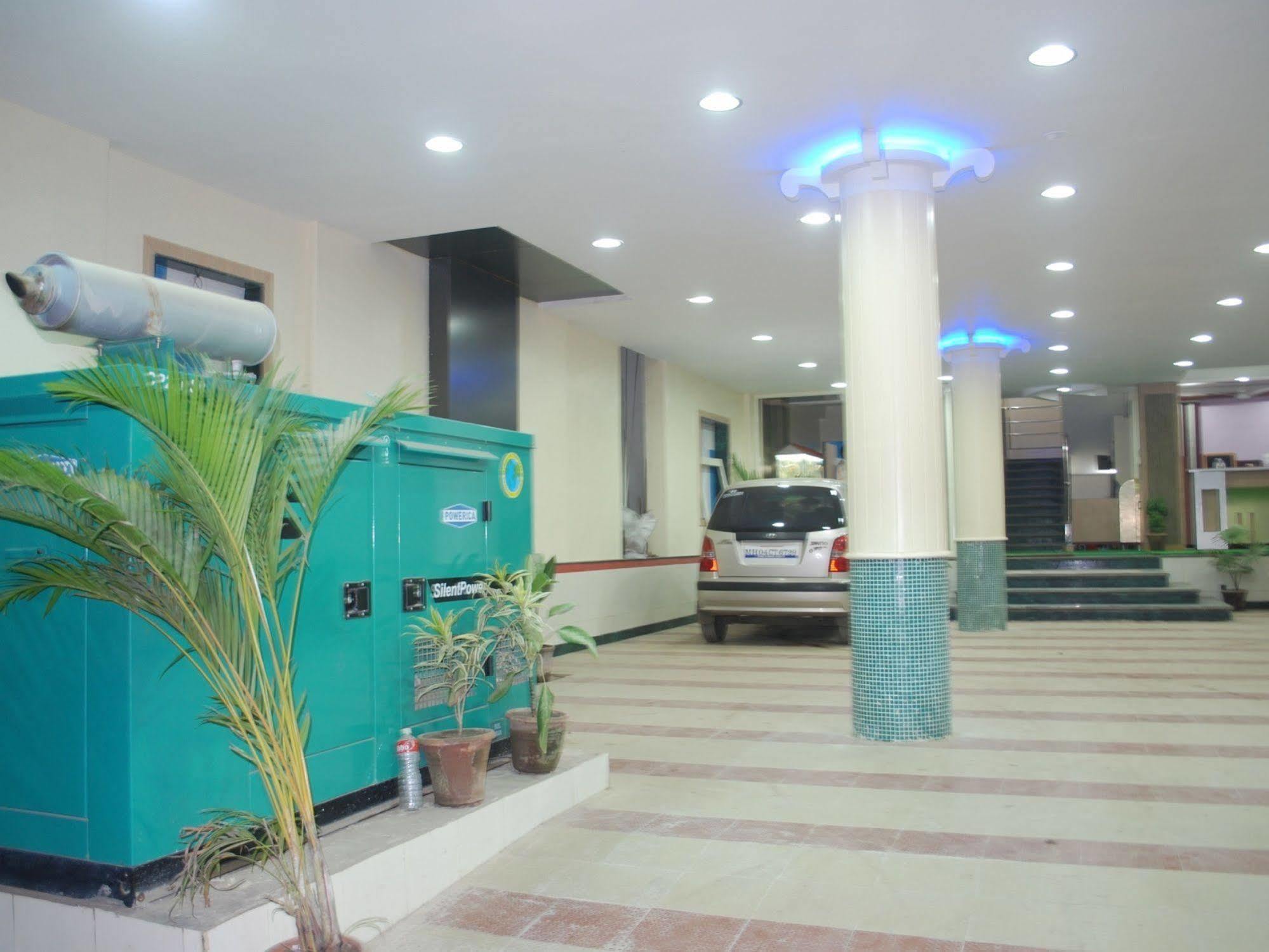 Hotel Disha Palace Shirdi Exterior foto