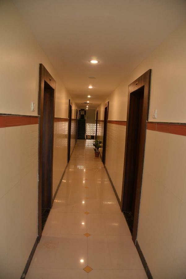 Hotel Disha Palace Shirdi Exterior foto