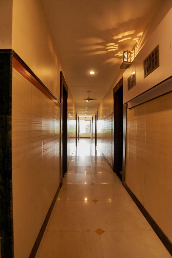 Hotel Disha Palace Shirdi Exterior foto